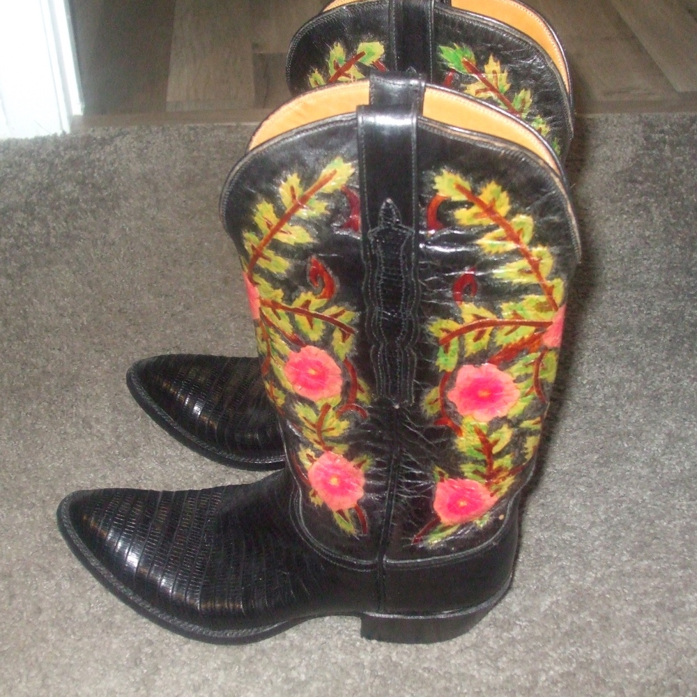 Lucchese Classic CowBoy Boots